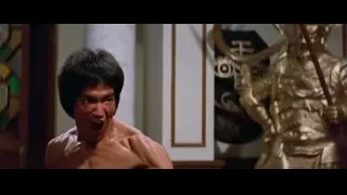Bruce Lee in fighting stance with dragon — Bruce Lee: Enter The Dragon