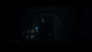 Man standing in tunnel with blue light — Now You See Me 2